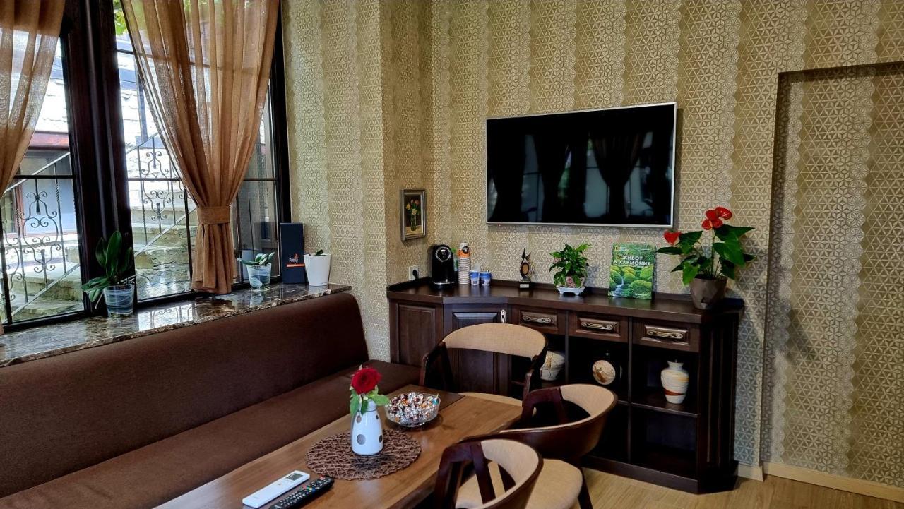 Семеен Хотел Чардаците Lowetsch Exterior foto