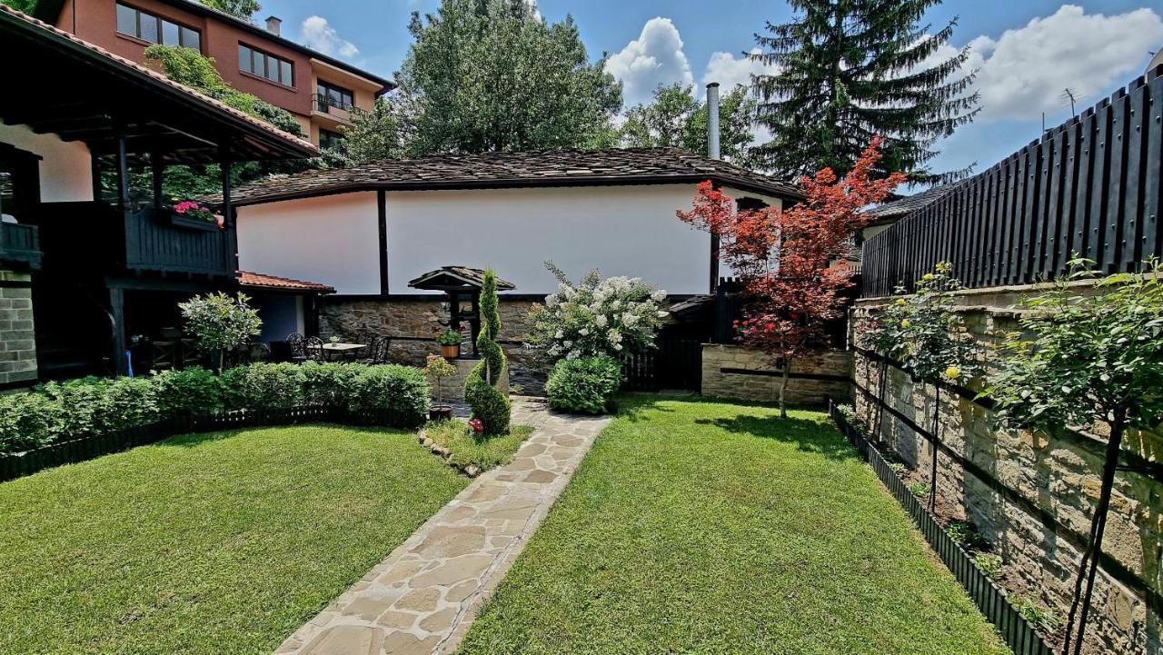 Семеен Хотел Чардаците Lowetsch Exterior foto