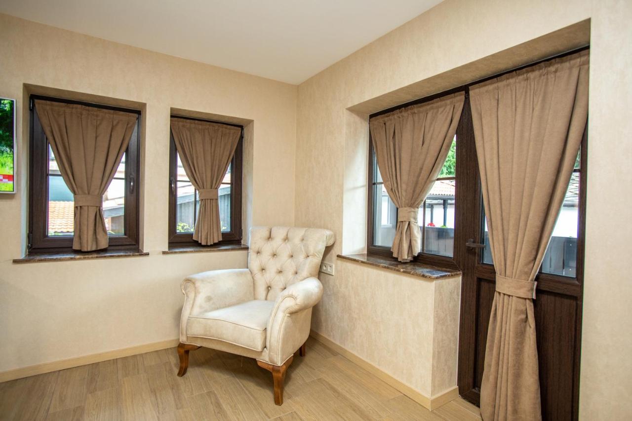 Семеен Хотел Чардаците Lowetsch Exterior foto