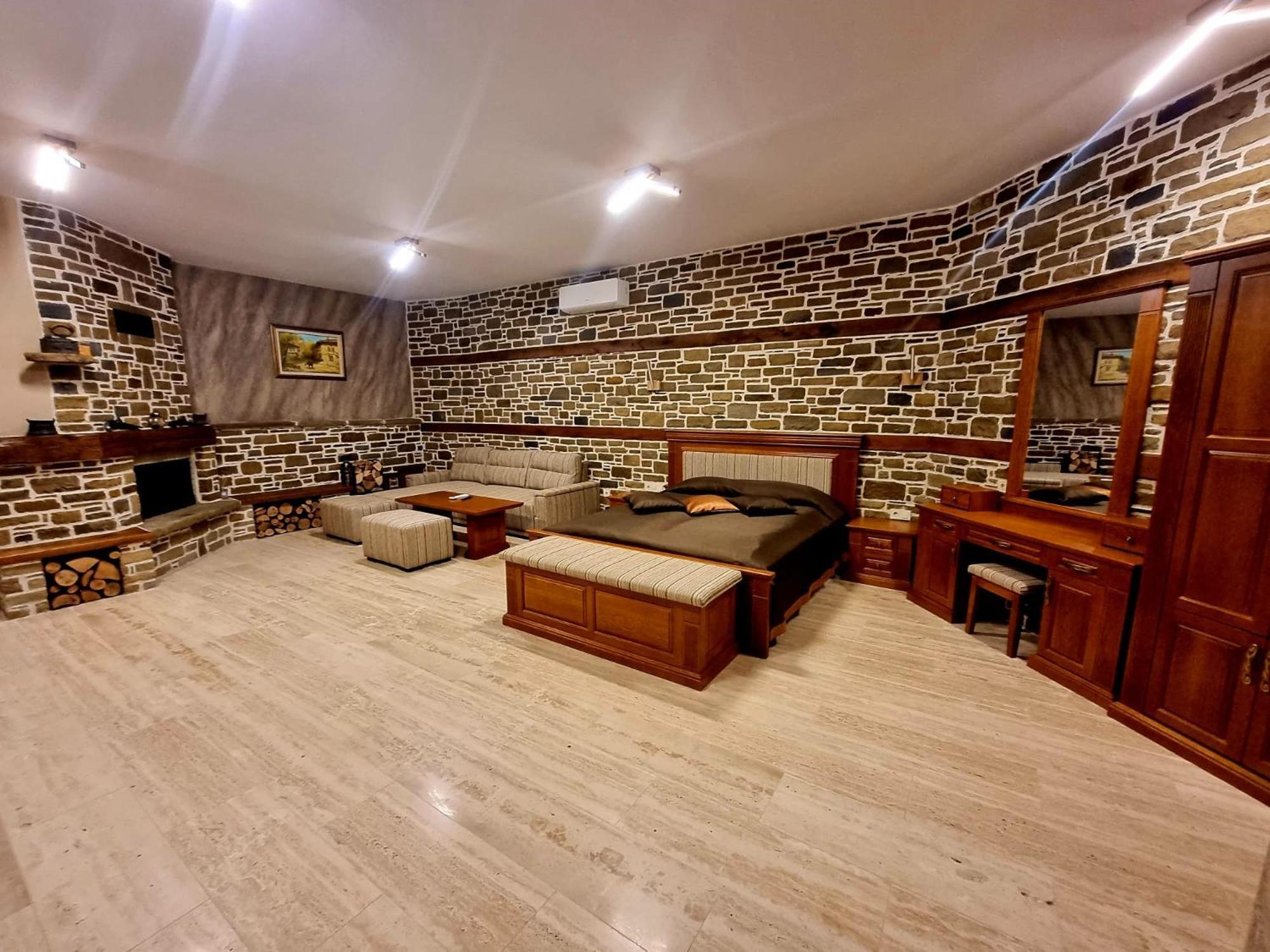 Семеен Хотел Чардаците Lowetsch Exterior foto